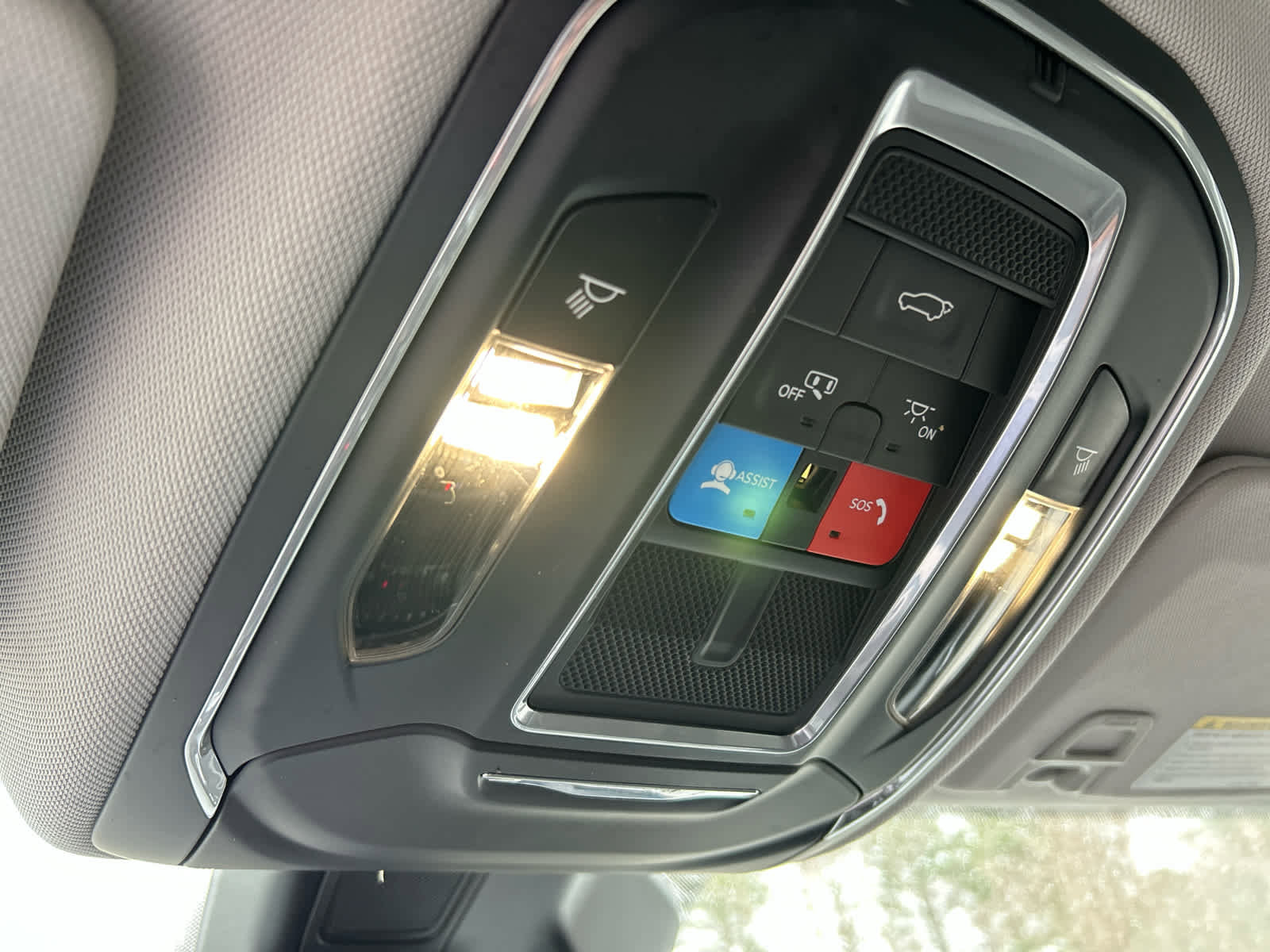 Used 2022 Jeep Grand Cherokee Laredo w/ Luxury Tech Group I image 30