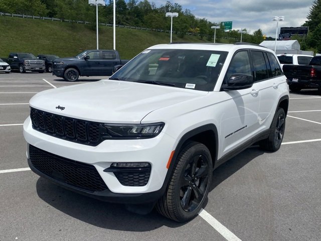 New 2025 Jeep Grand Cherokee Limited w/ Black Appearance Package image 1