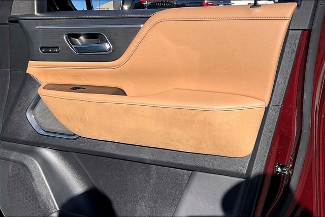 Certified 2025 INFINITI QX80 Sensory image 24