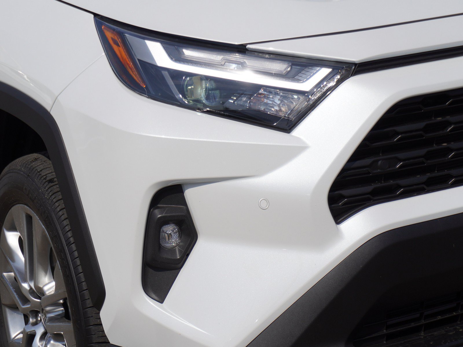 Used 2025 Toyota RAV4 XLE Premium w/ Weather Package AWD/4WD image 3