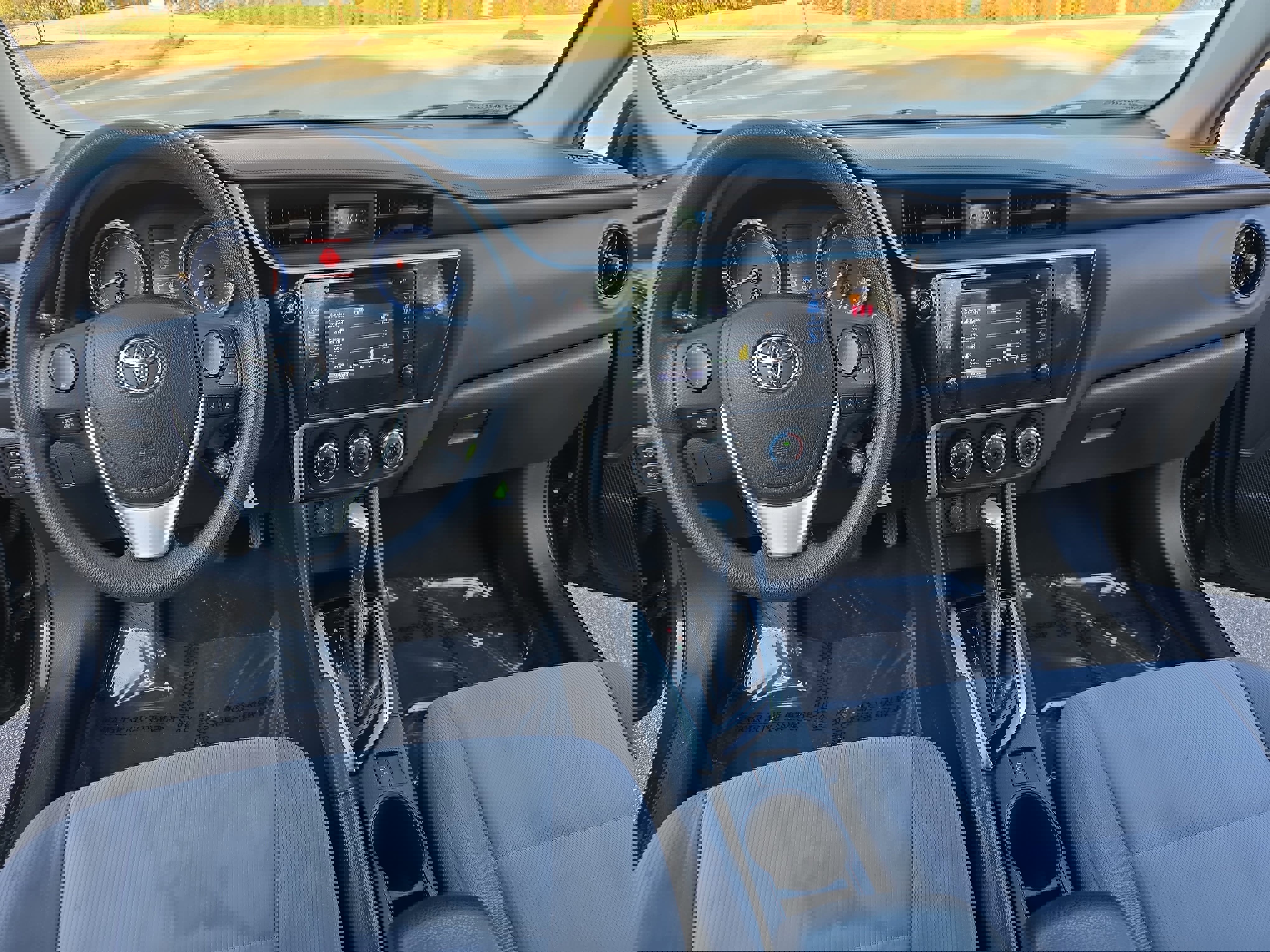 Used 2019 Toyota Corolla LE image 20