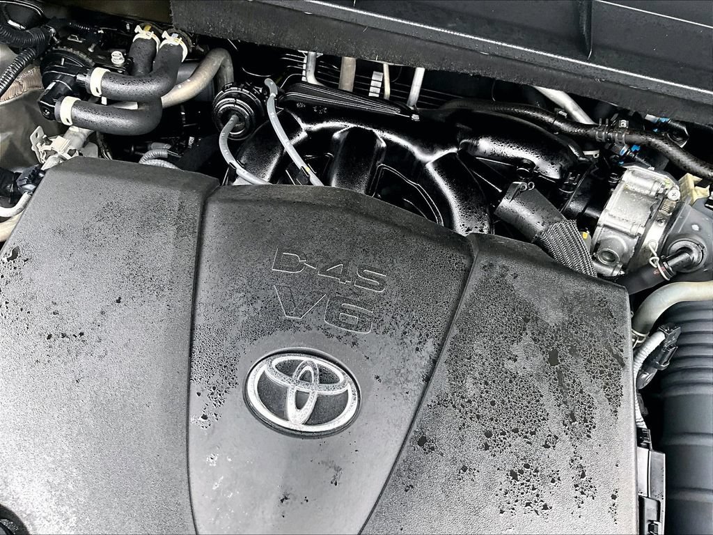Used 2022 Toyota Highlander XLE FWD image 36
