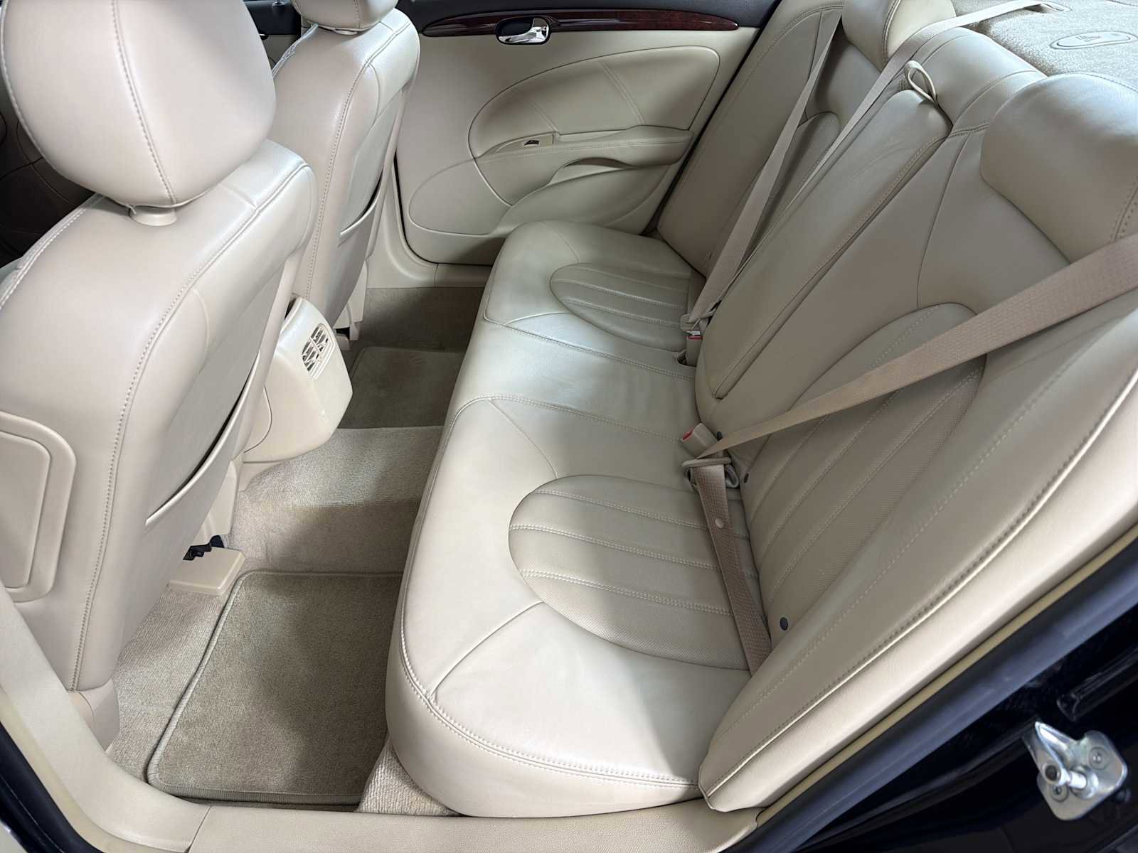 Used 2007 Buick Lucerne CXL w/ Luxury Package FWD image 17