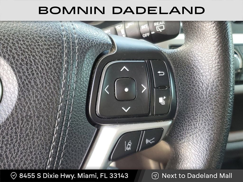 Used 2018 Toyota Highlander Plus image 19