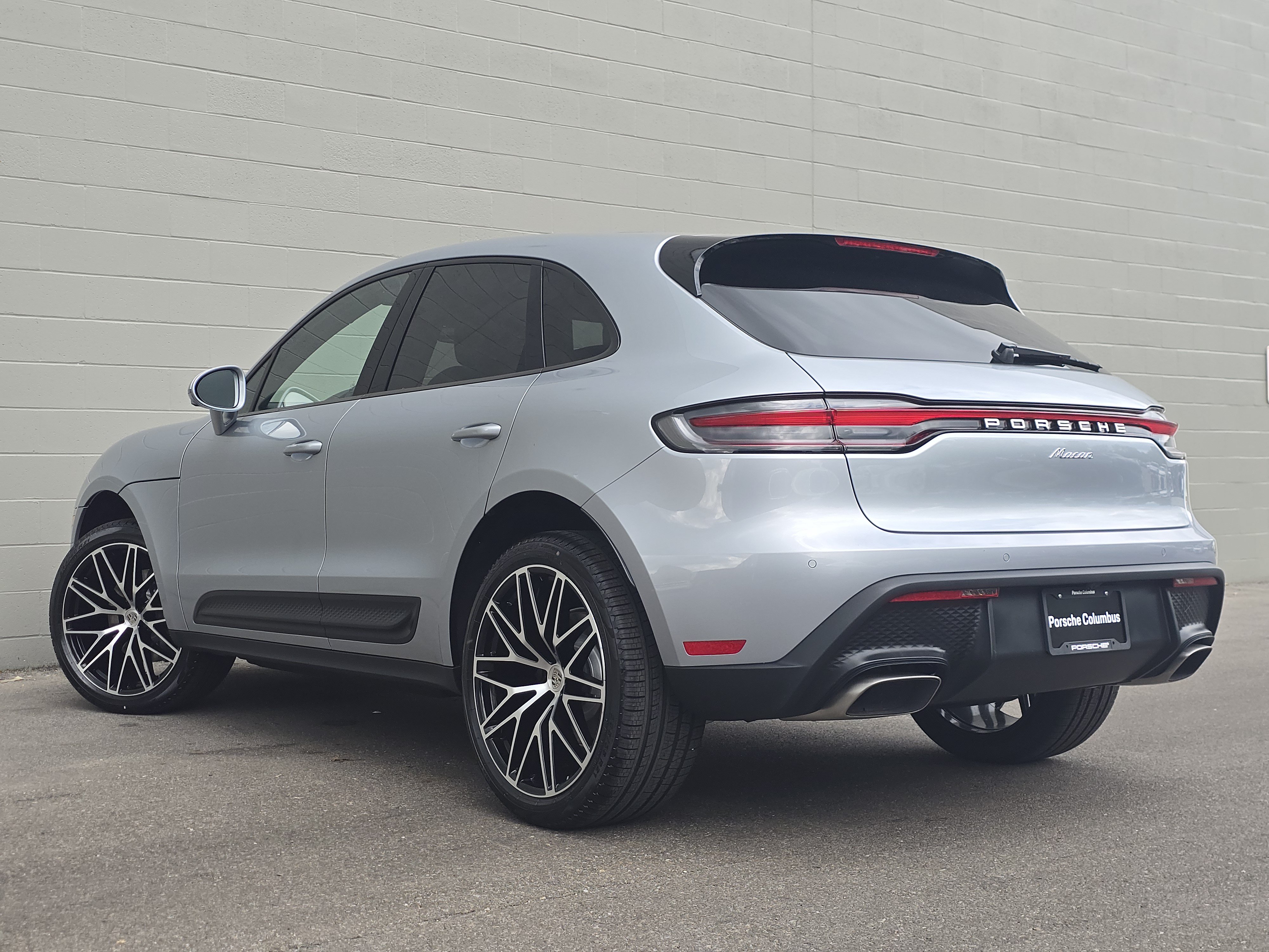 New 2026 Porsche Macan AWD/4WD image 3