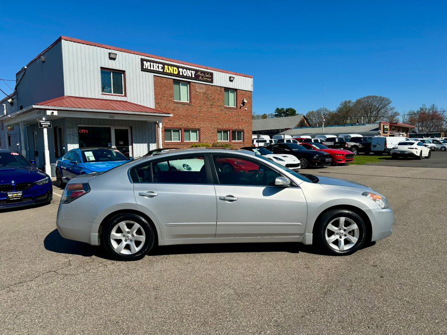 Used 2009 Nissan Altima 3.5 SL w/ Emergency Aid Pkg FWD image 4