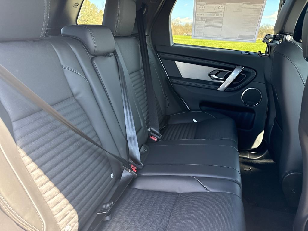 New 2026 Land Rover Discovery Sport Landmark AWD/4WD image 17
