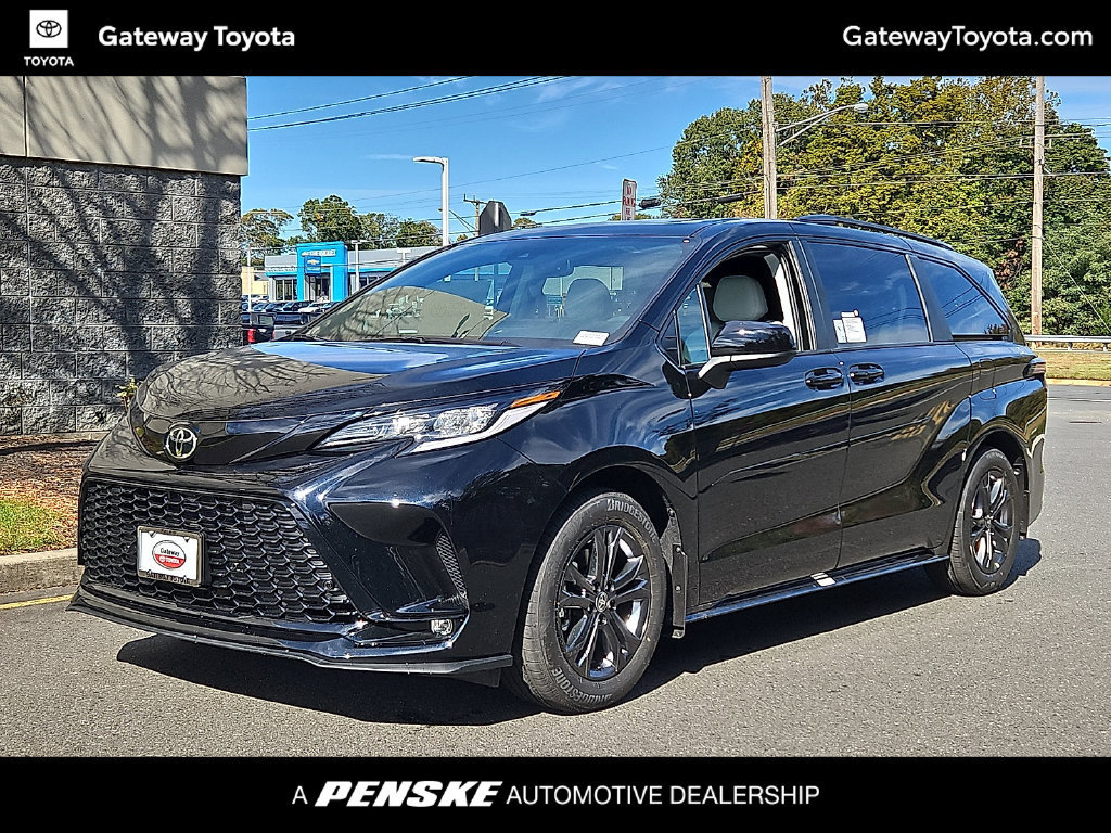 New 2026 Toyota Sienna XSE AWD/4WD image 1
