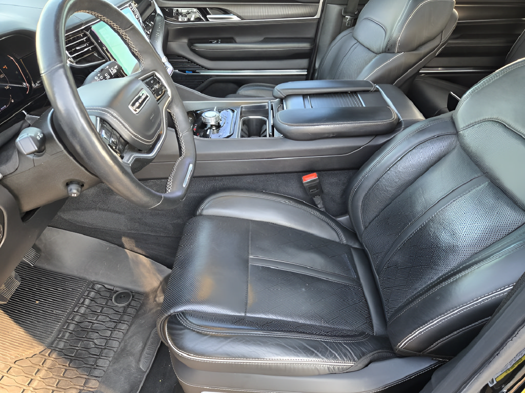 Used 2023 Jeep Grand Wagoneer Series II AWD/4WD image 12