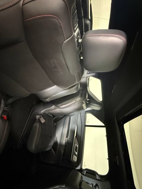 Used 2025 Ford Explorer ST AWD/4WD image 32