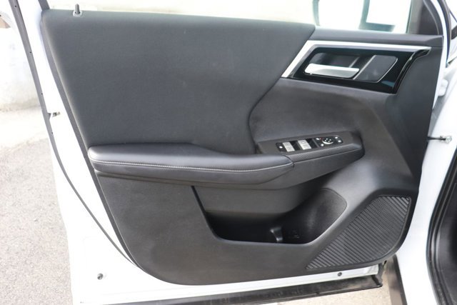 Used 2024 Mitsubishi Outlander ES image 9