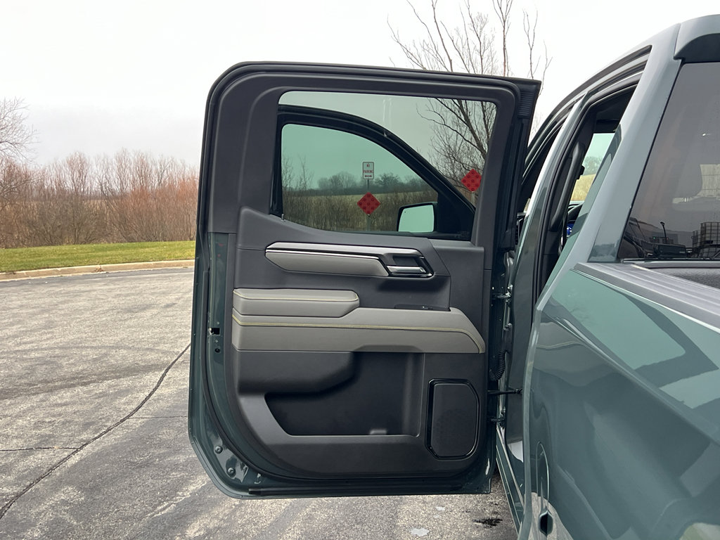 Used 2025 Chevrolet Silverado 1500 ZR2 w/ Technology Package image 37