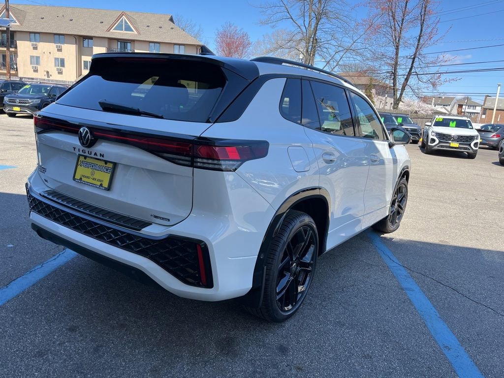 New 2026 Volkswagen Tiguan SE R-Line image 11