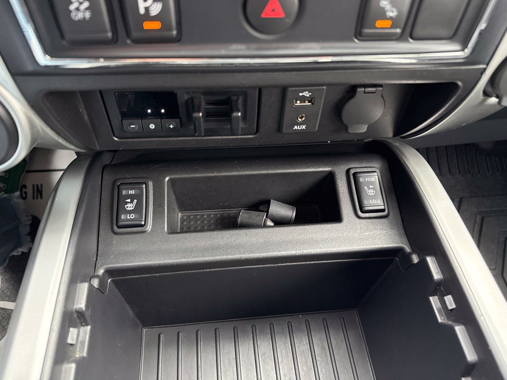 Used 2017 Nissan Titan SL AWD/4WD image 33
