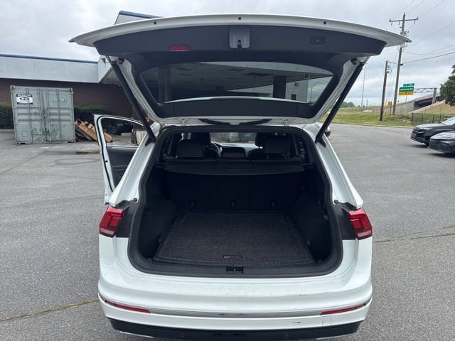 Used 2021 Volkswagen Tiguan SEL Premium R-Line AWD/4WD image 16