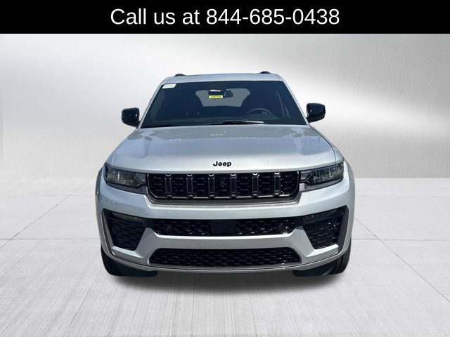 New 2026 Jeep Grand Cherokee Limited AWD/4WD image 2