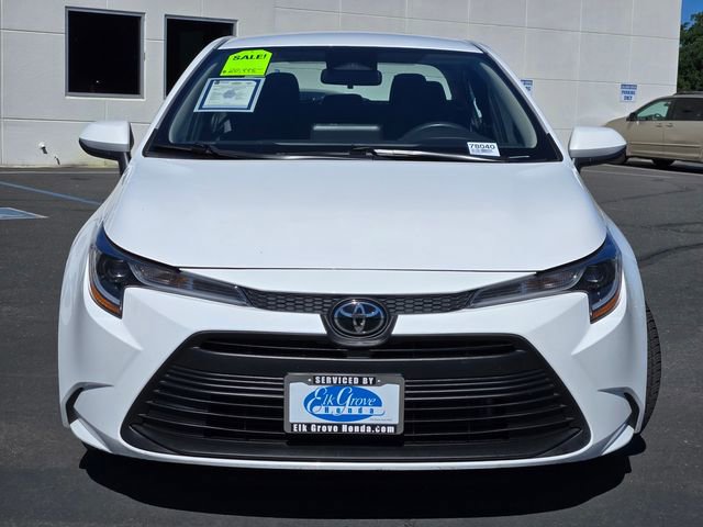 Used 2023 Toyota Corolla LE FWD image 2