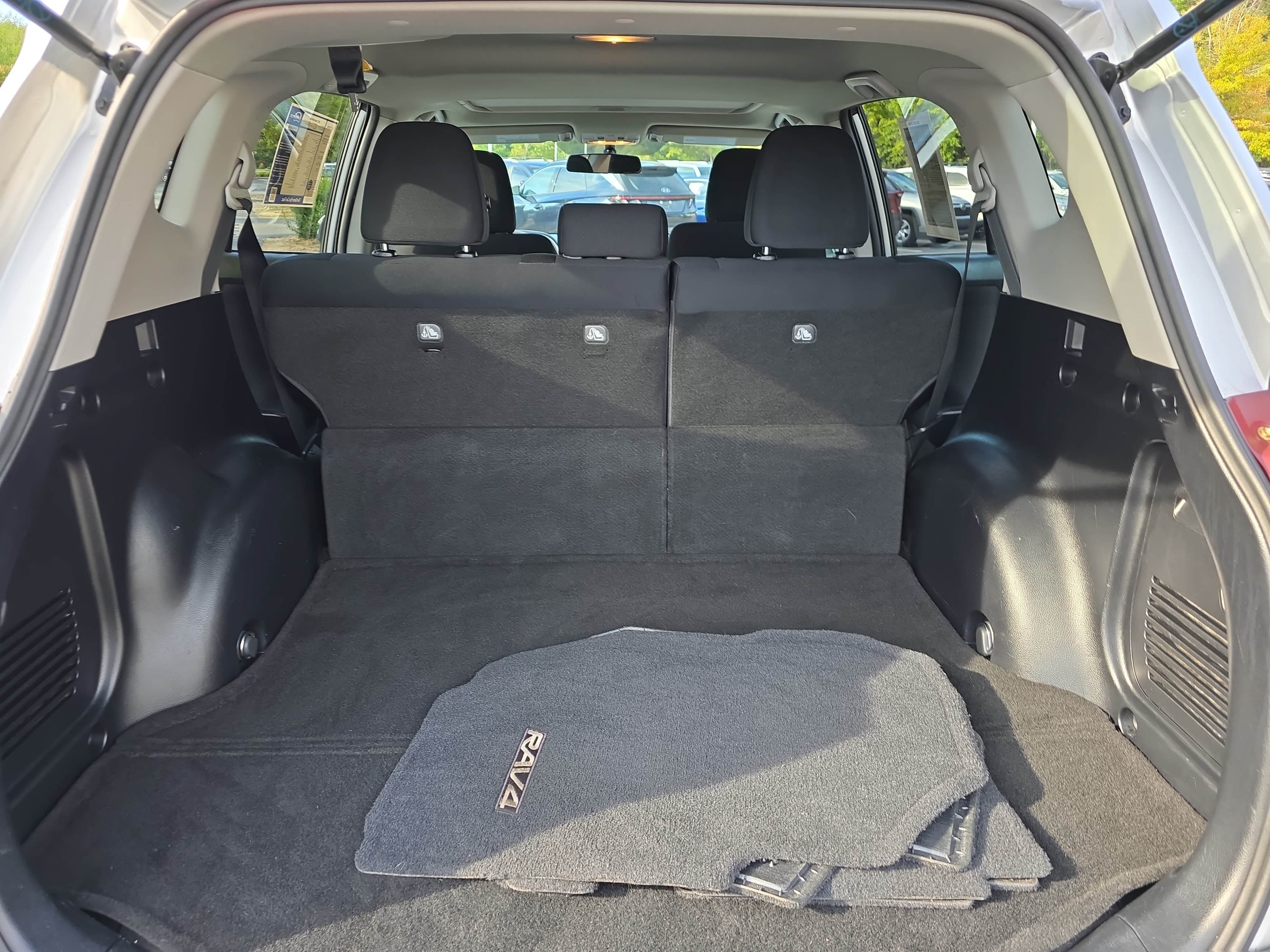 Used 2015 Toyota RAV4 XLE FWD image 13