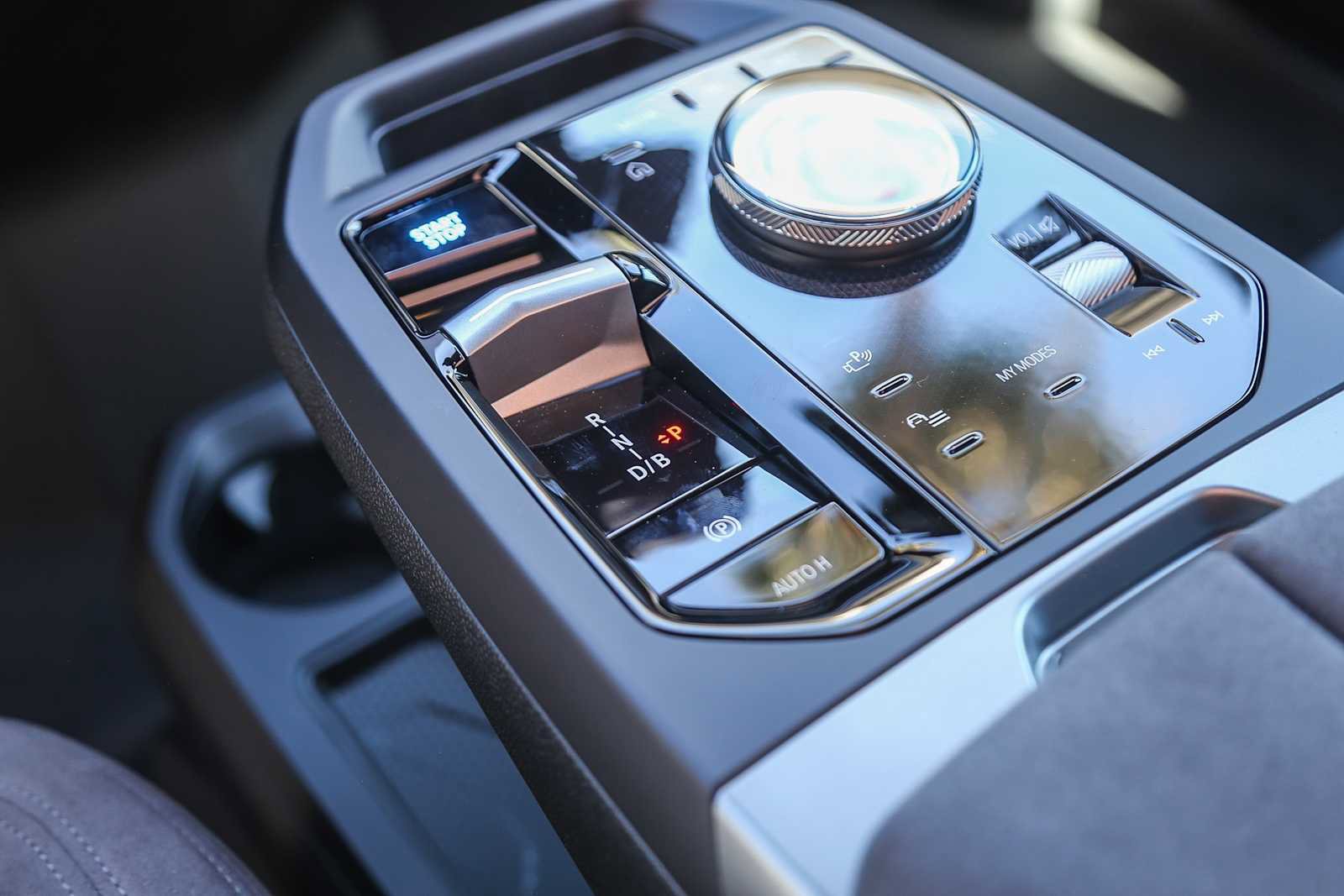 New 2026 BMW iX xDrive45 w/ M Sport Package image 16