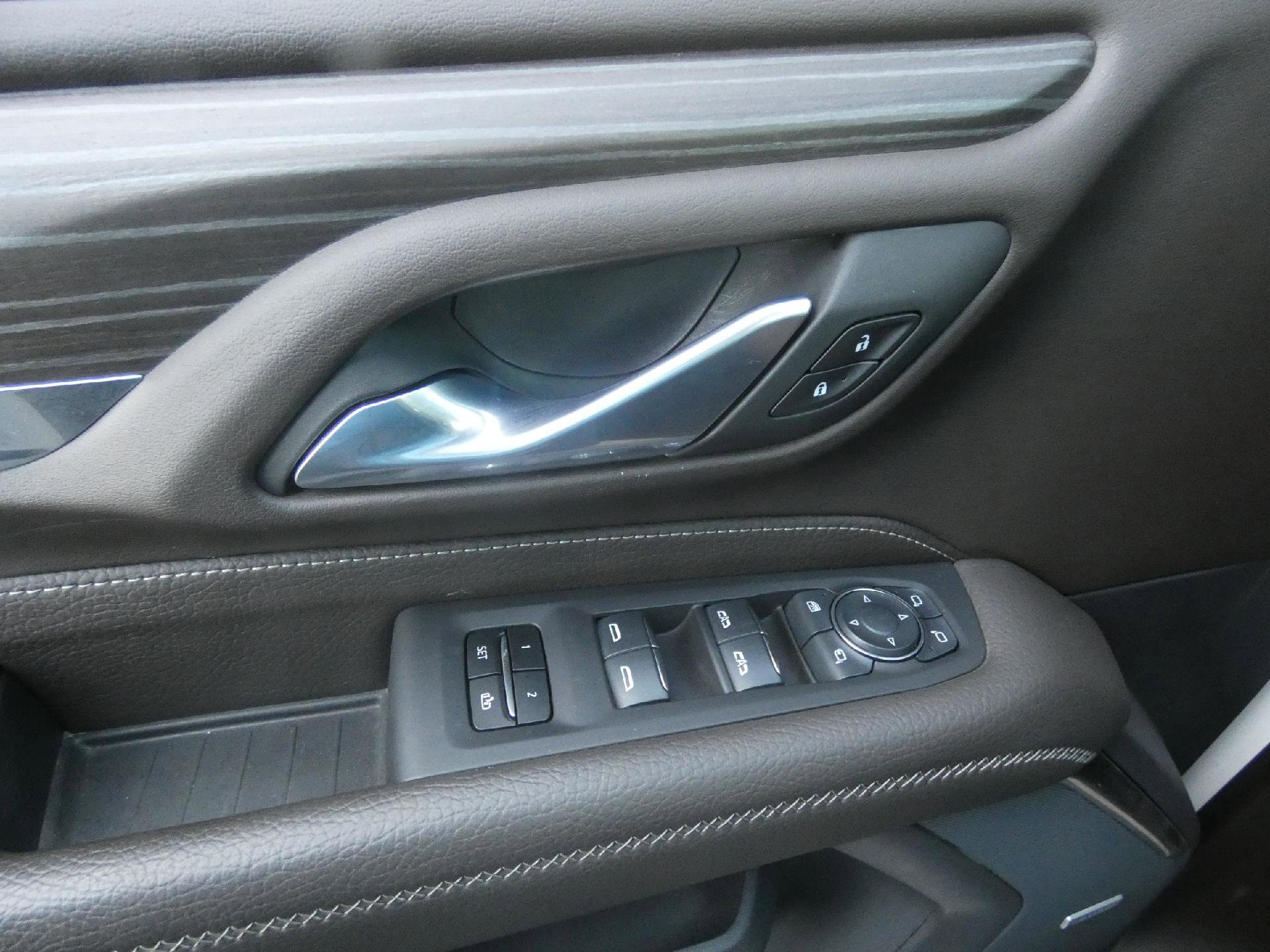 Used 2024 GMC Yukon XL Denali AWD/4WD image 19