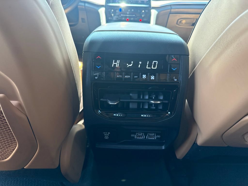 Used 2022 Jeep Grand Cherokee Summit AWD/4WD image 20