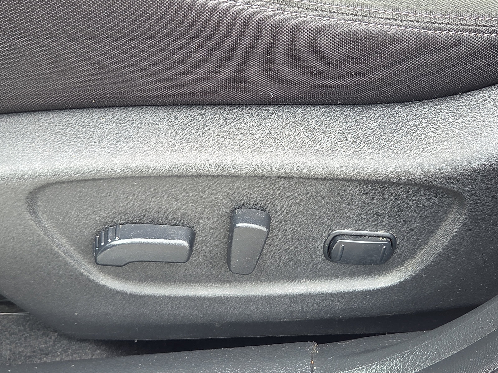 Used 2020 Nissan Rogue SV AWD/4WD image 14