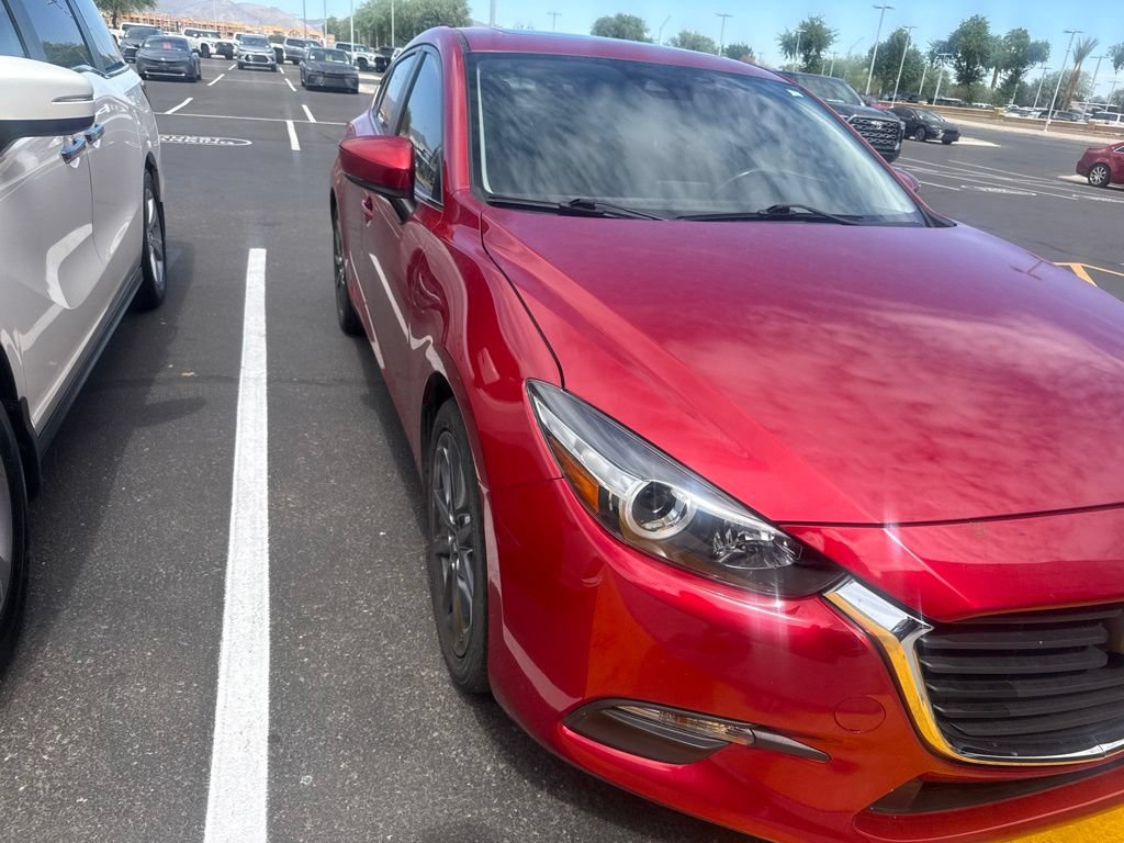Used 2018 MAZDA MAZDA3 Touring FWD image 3