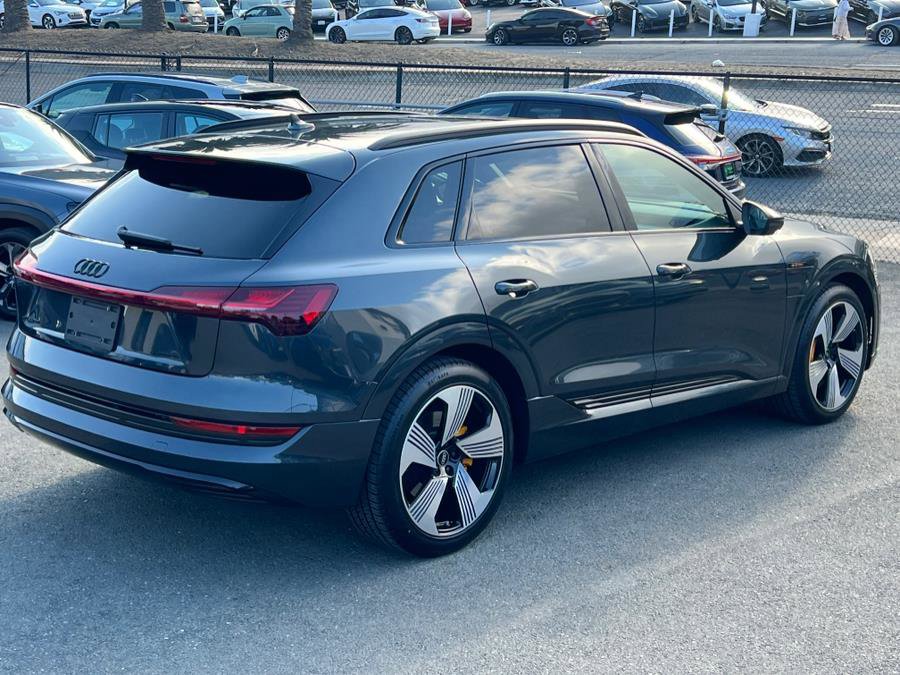 Used 2023 Audi e-tron Premium Plus w/ Premium Plus Package image 5