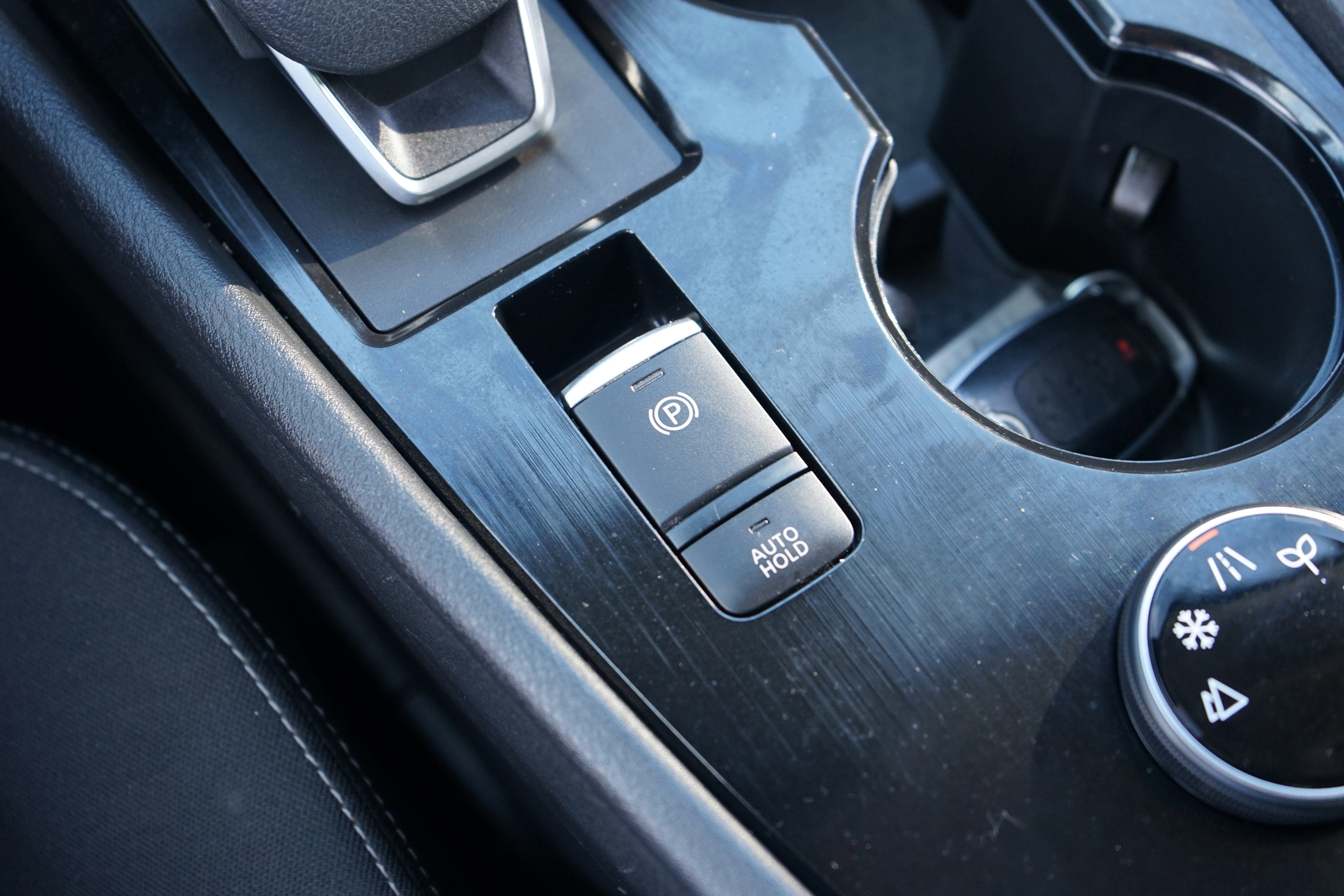 Used 2023 Nissan Rogue SV image 20