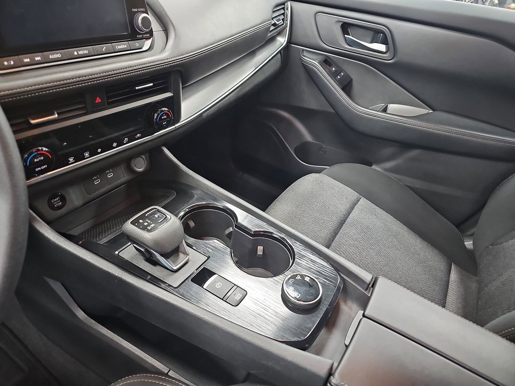 Used 2024 Nissan Rogue SV image 24