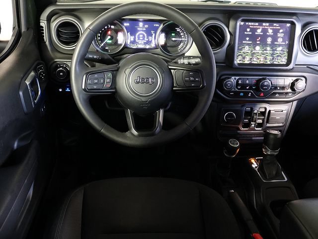 Used 2023 Jeep Wrangler Unlimited w/ Cold Weather Group AWD/4WD image 3