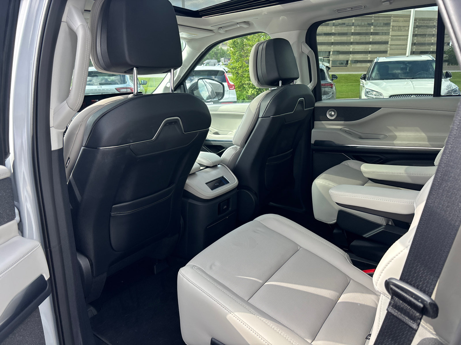 New 2026 Lincoln Navigator Reserve AWD/4WD image 27