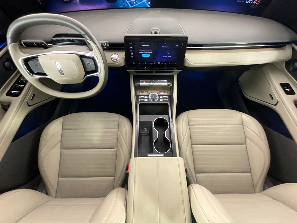 Used 2025 Lincoln Nautilus Reserve AWD/4WD image 14