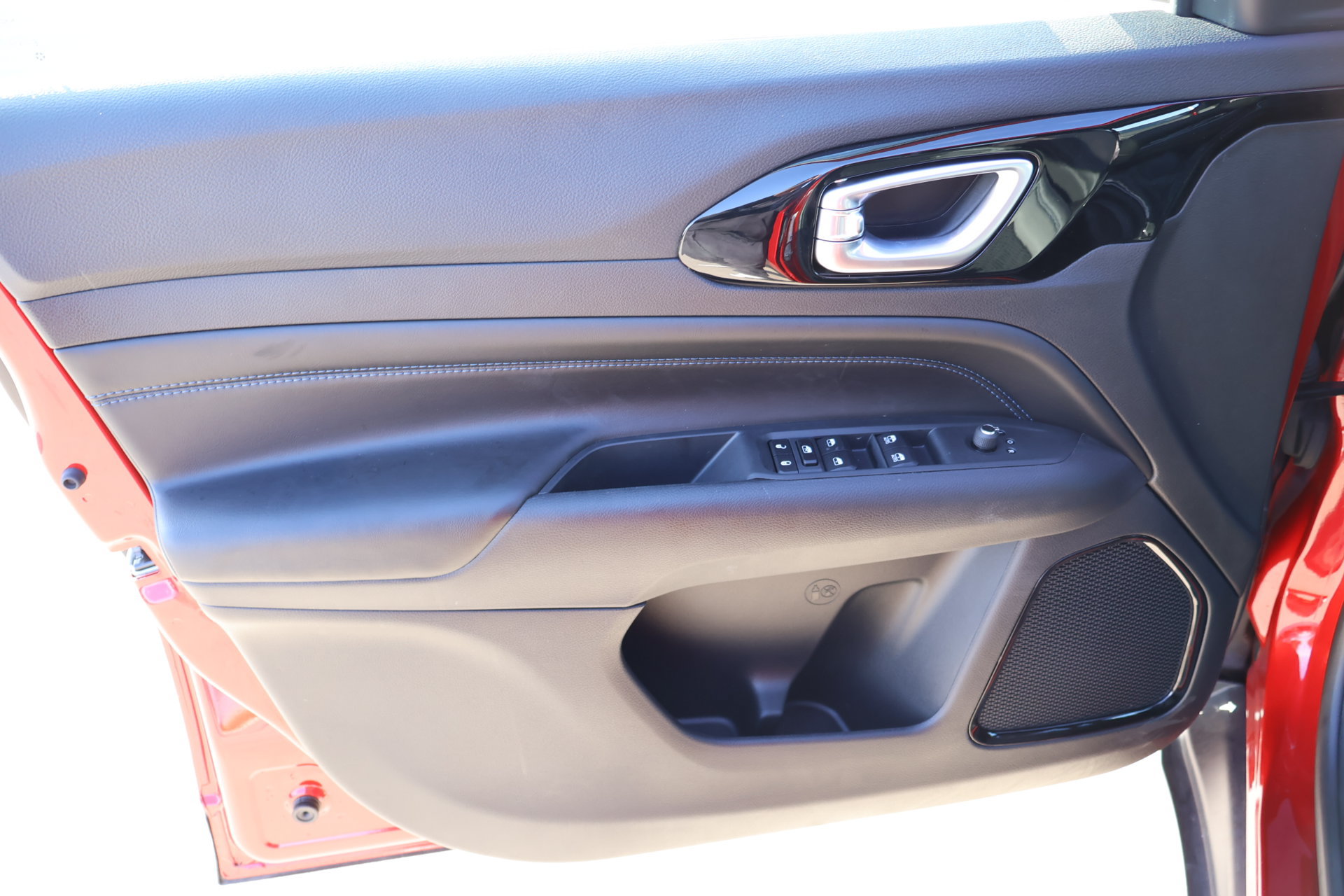 New 2026 Jeep Compass Latitude AWD/4WD image 15