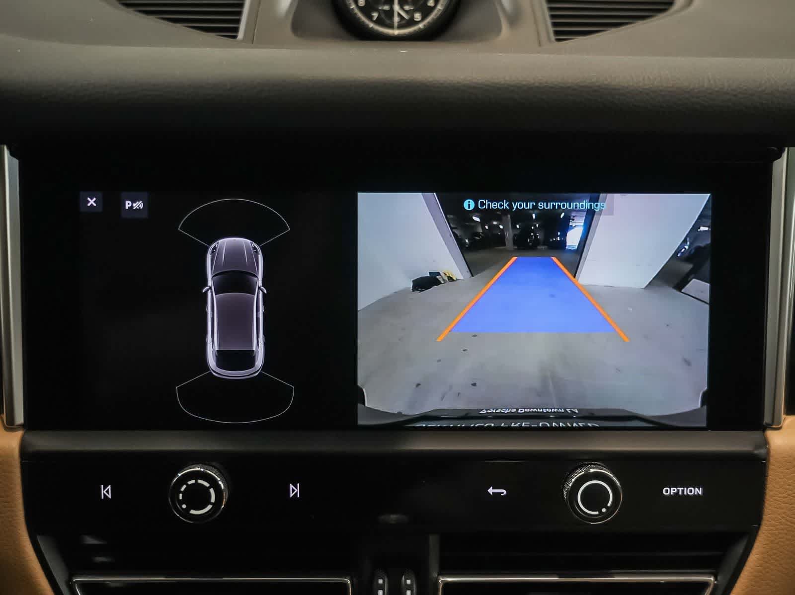 Certified 2023 Porsche Macan AWD/4WD image 24