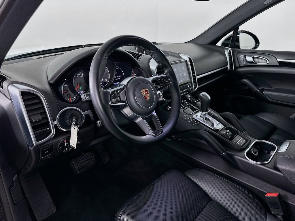 Used 2017 Porsche Cayenne image 9