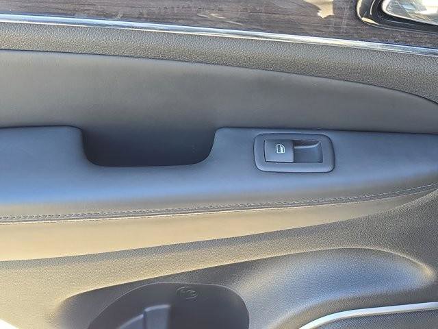 Used 2021 Jeep Grand Cherokee Overland w/ Trailer Tow Group IV image 11