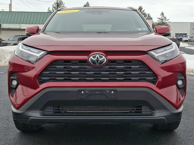 Used 2022 Toyota RAV4 XLE Premium image 2