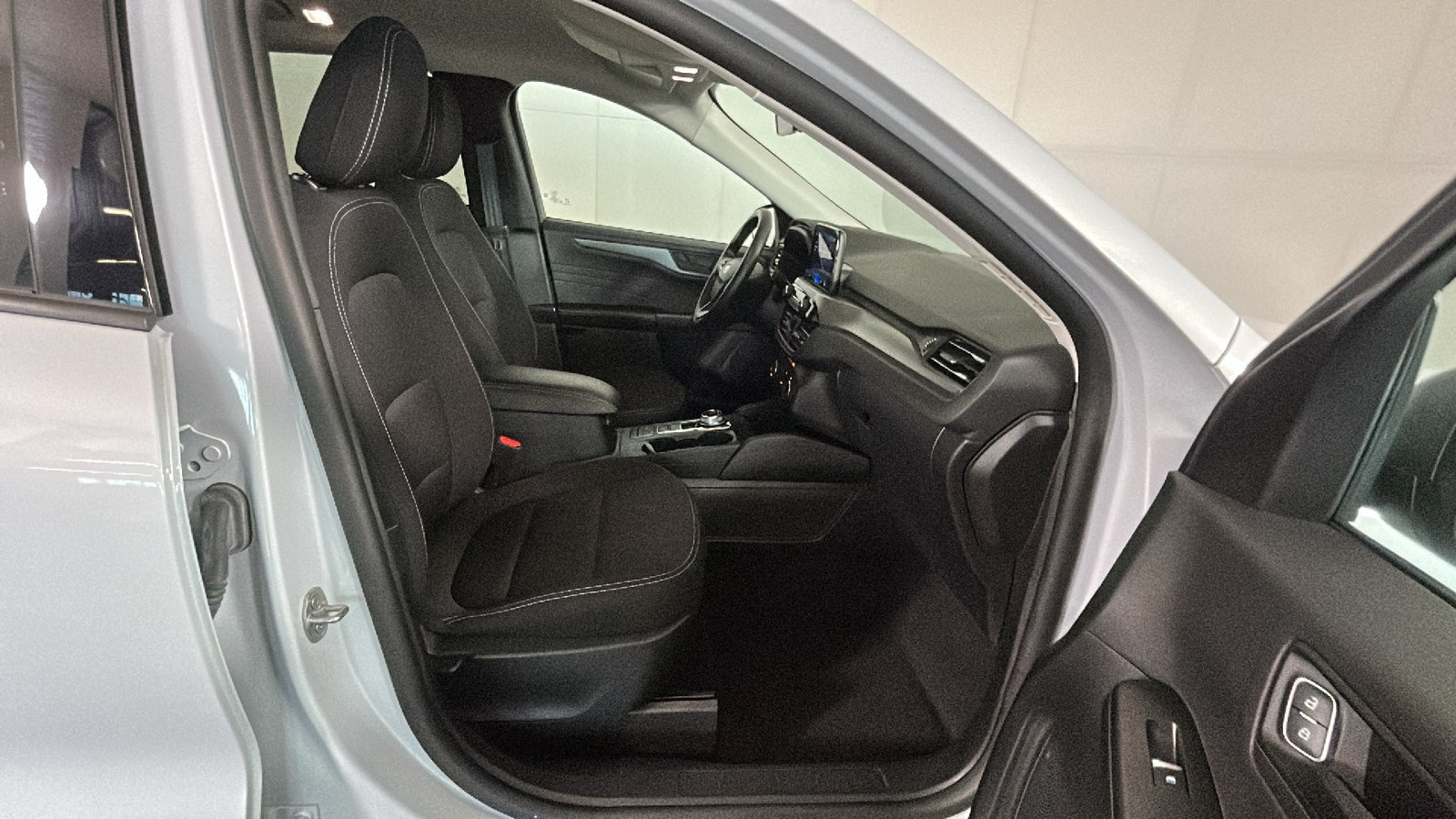 Used 2025 Ford Escape Active FWD image 36