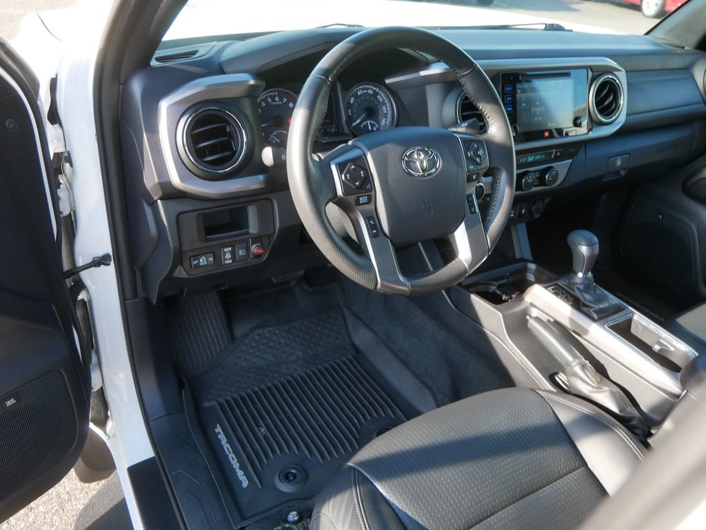 Used 2019 Toyota Tacoma Limited AWD/4WD image 11