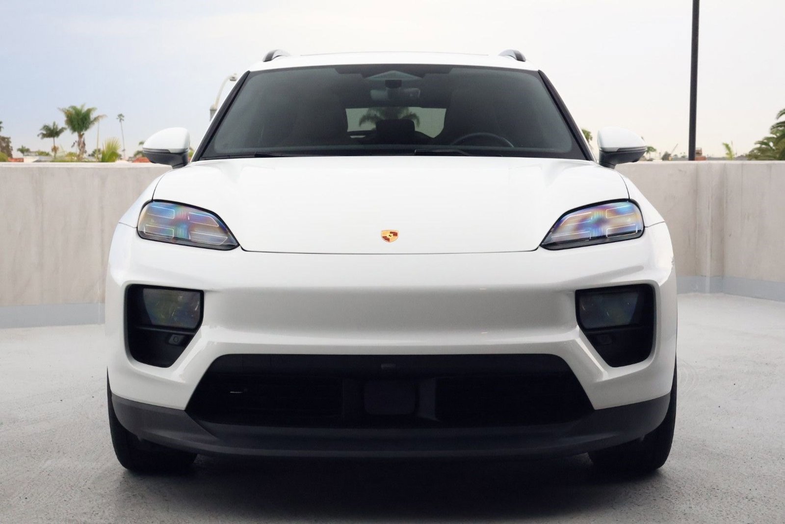 Certified 2024 Porsche Macan 4 Electric image 6