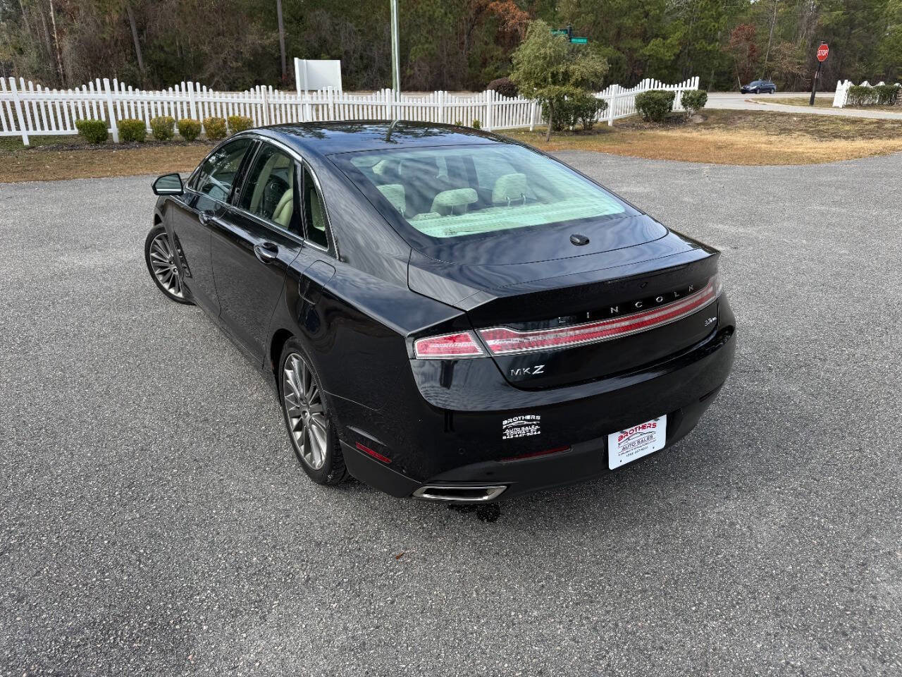 Used 2014 Lincoln MKZ AWD image 4