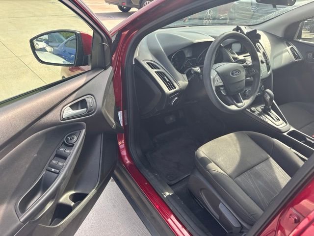 Used 2017 Ford Focus SE FWD image 7