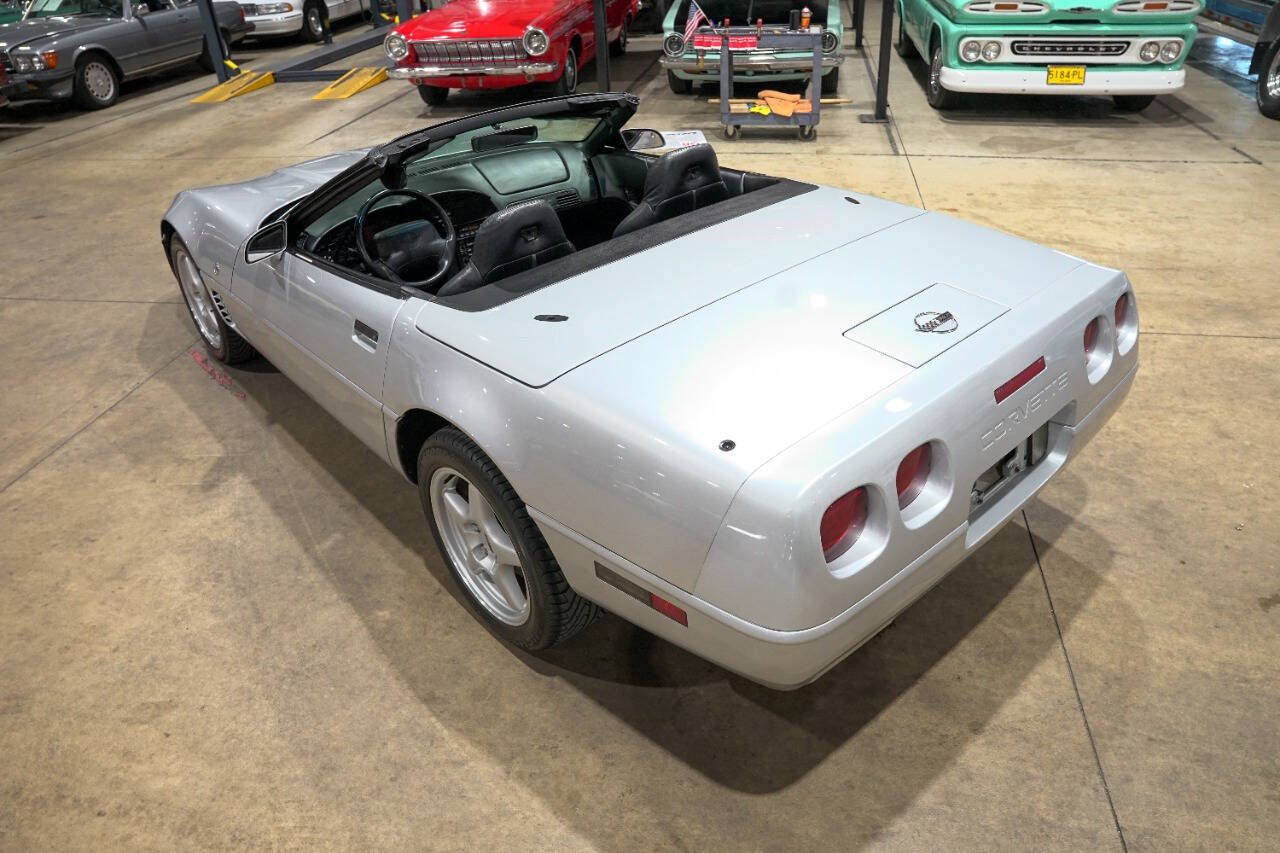 Used 1996 Chevrolet Corvette Convertible RWD image 16