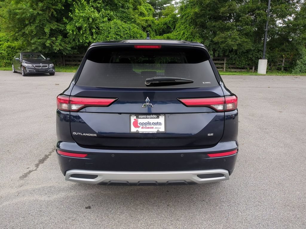 Used 2024 Mitsubishi Outlander AWD image 5