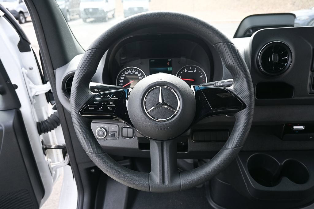 Used 2025 Mercedes-Benz Sprinter 2500 video 2