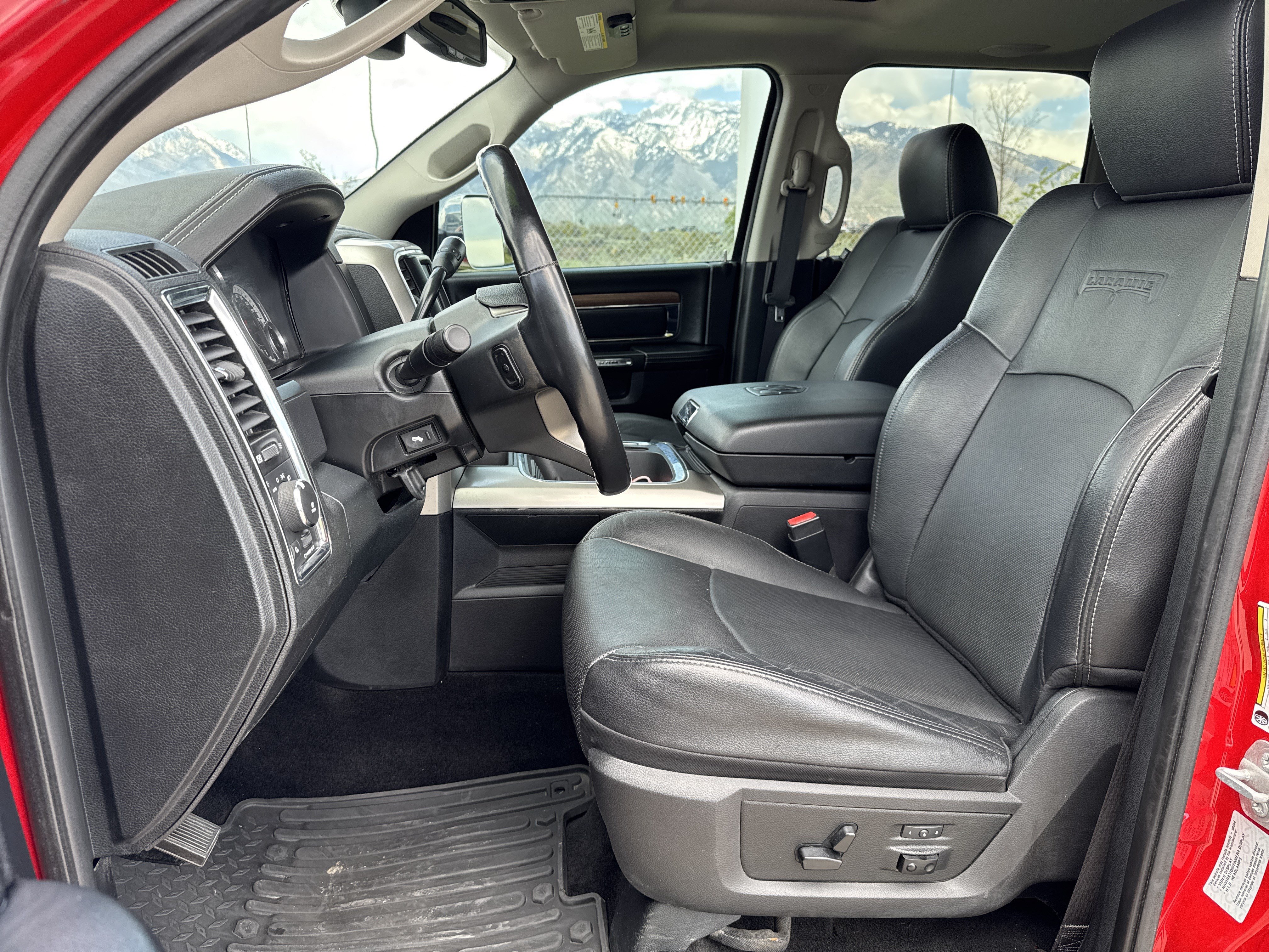 Used 2016 RAM 2500 Laramie w/ Convenience Group AWD/4WD image 19