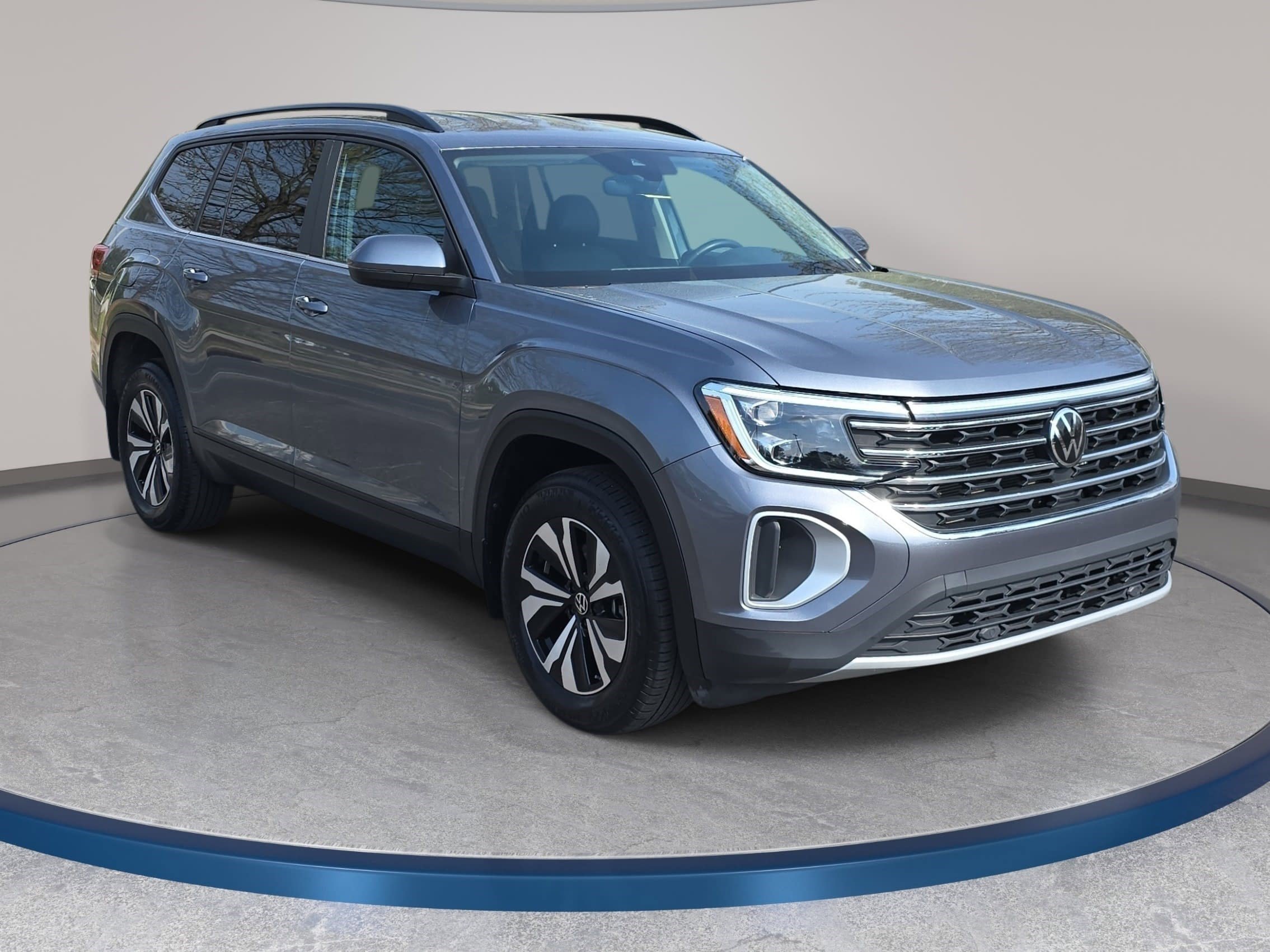 Used 2024 Volkswagen Atlas SE image 3