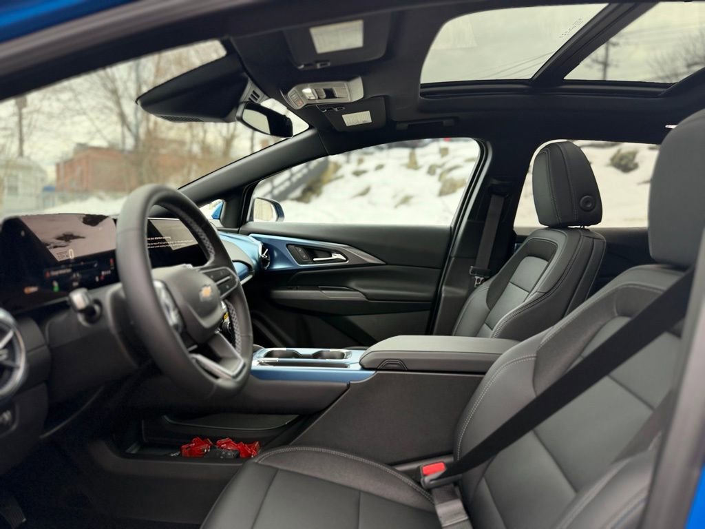 New 2026 Chevrolet Equinox EV LT image 14