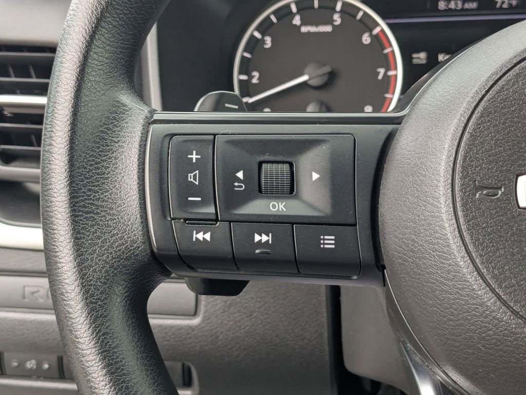 Used 2023 Nissan Rogue S image 16
